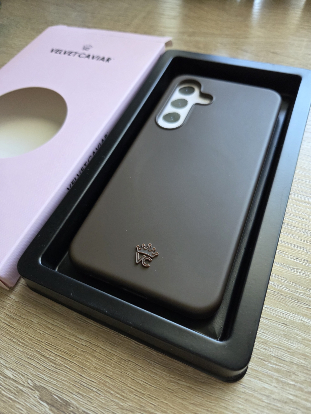Velvet Caviar Galaxy S25 Espresso Phone Case - Picture 2 of 6